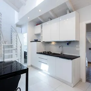 Asinelli, Appartamento Bologna
